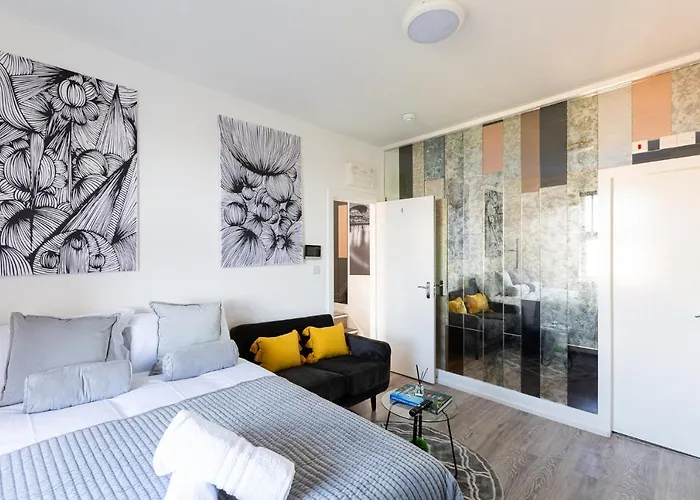 Cosy Central Studio Apartment Zone 2